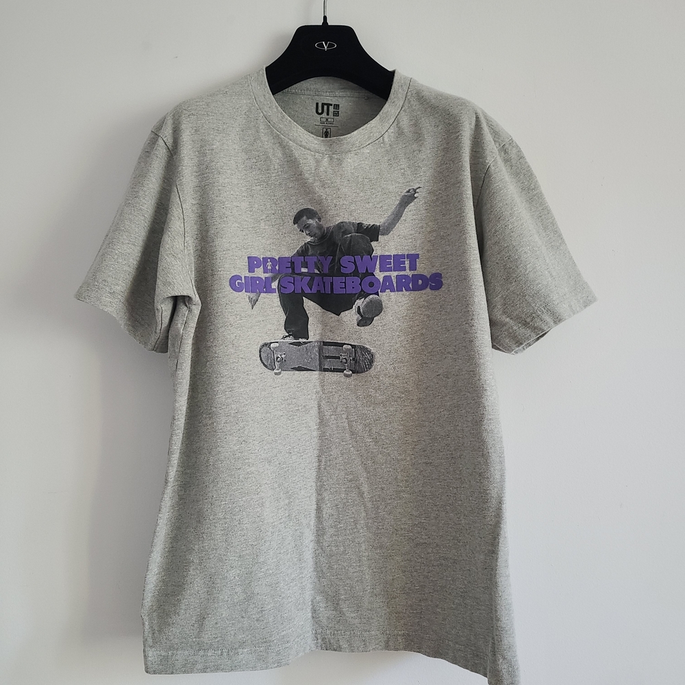 Uniqlo Gray Tee with Skateboard Graphic and Purple Text 100% Cotton Size M